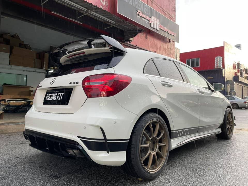 W176 A45 Facelift AMG A45 FL Bodykit